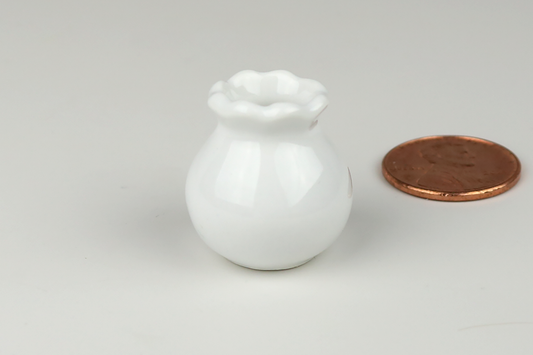 White Round Vase with Scallop