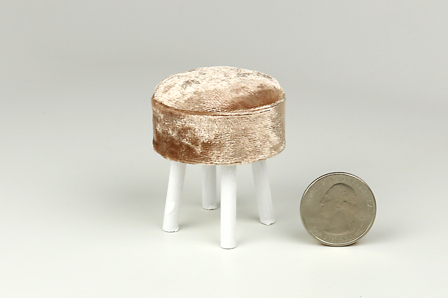Velvet Vanity Seat in Champagne