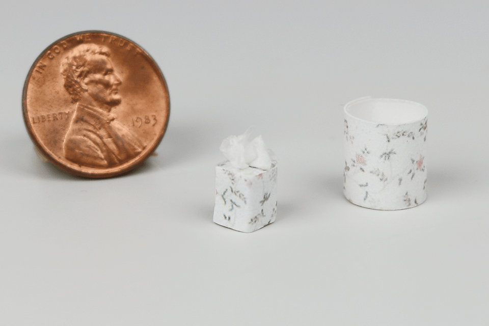Bathroom Accessories in White Floral (Half Scale)