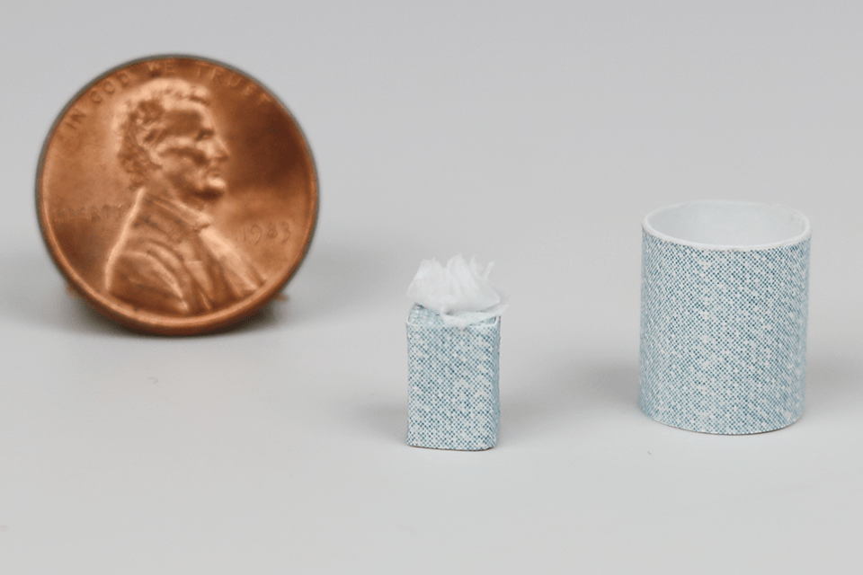 Bathroom Accessories in Blue (Half Scale)