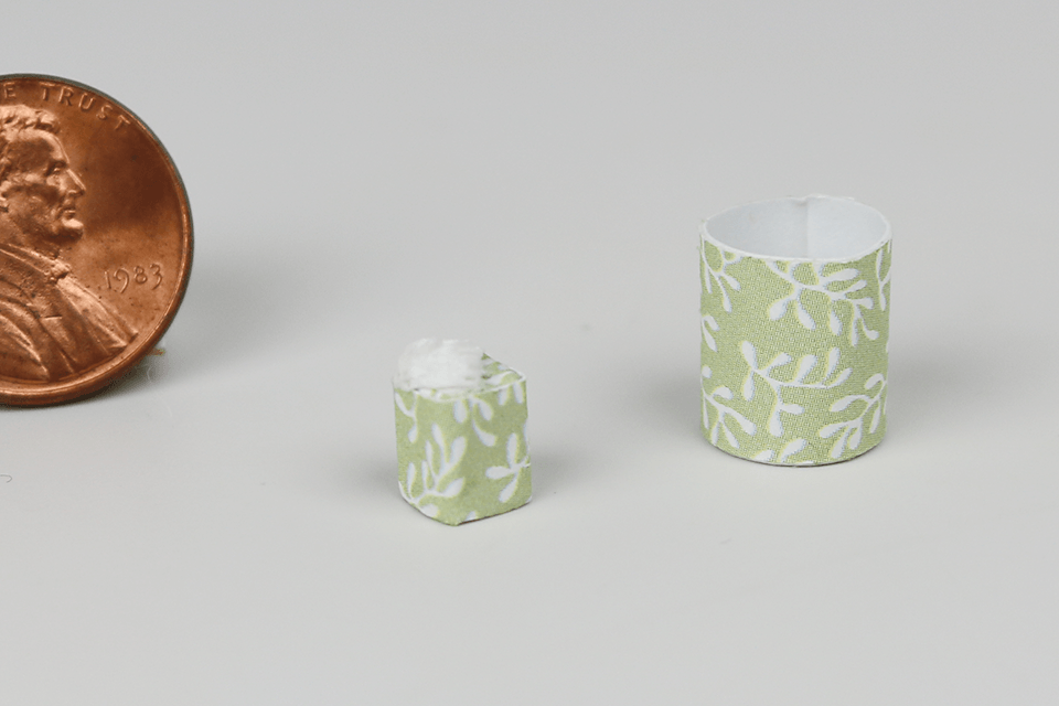 Bathroom Accessories in Green Floral (Half Scale)