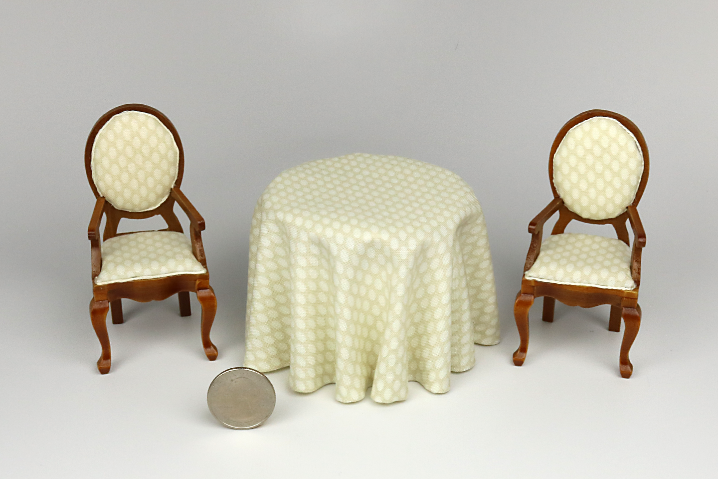 Orderly Ovals Table and Chairs