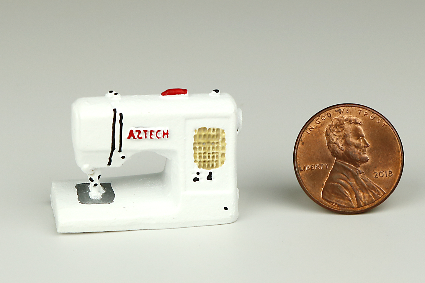 Sewing Machine – Dollhouse Alley