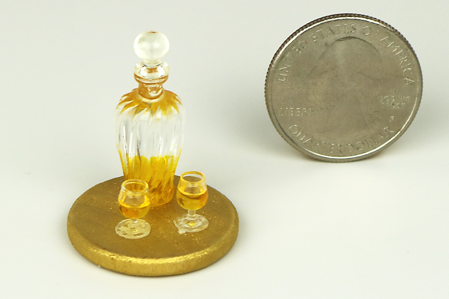 Whisky Decanter with Glasses (Round)