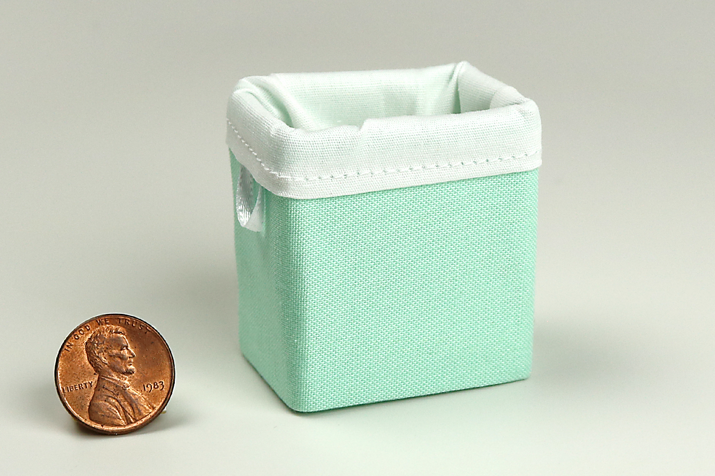 Modern Clothes Hamper in Mint