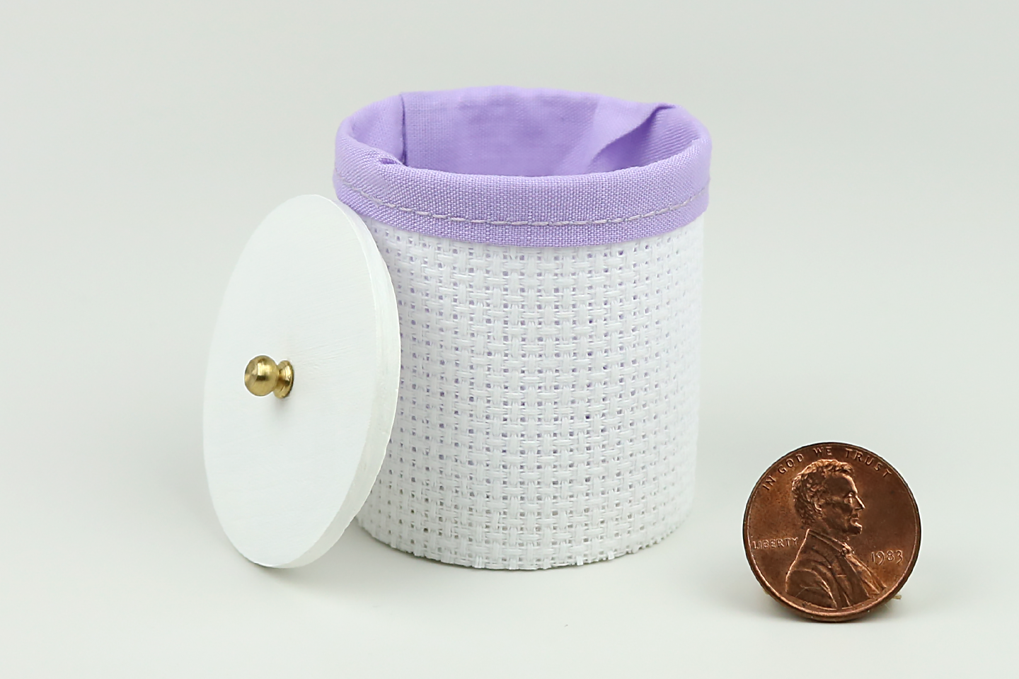 Lidded Clothes Hamper in White & Purple