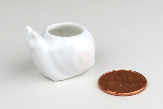 Snail Planter in White
