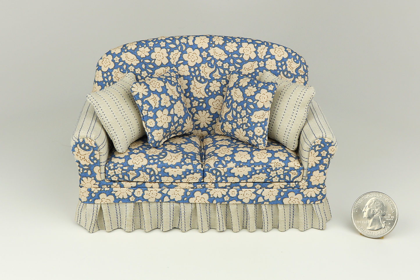 Floral Daydream Blue-Ecru Loveseat