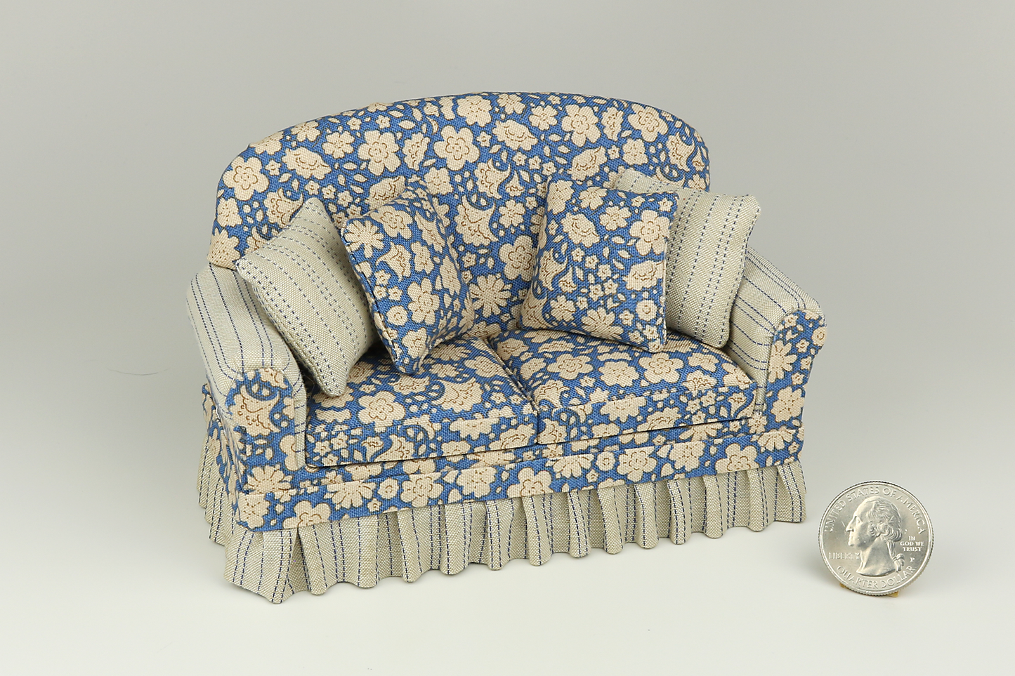 Floral Daydream Blue-Ecru Loveseat