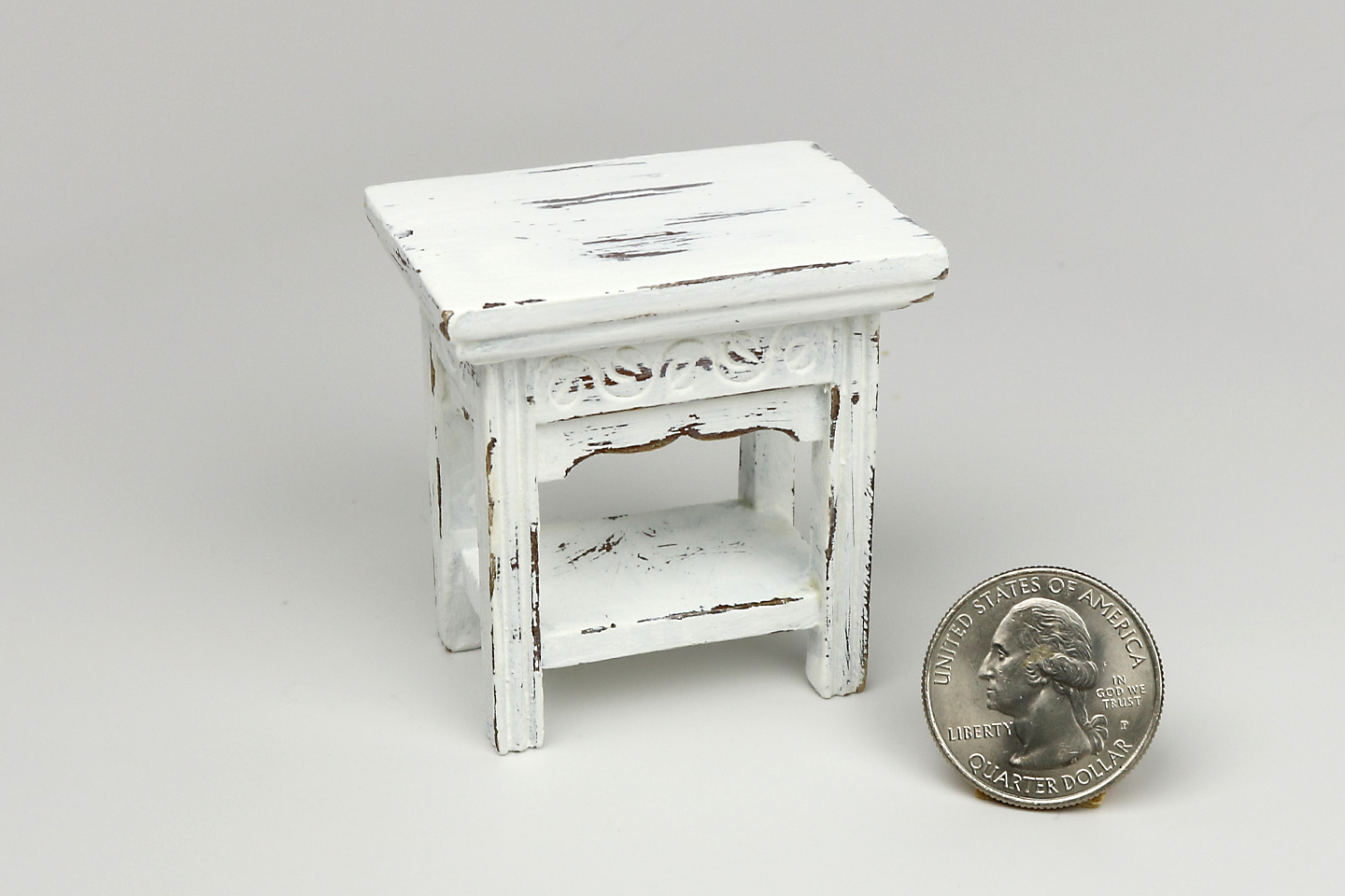 Antique-style White End Table
