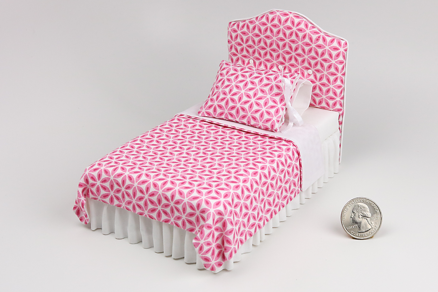 Geometric Petal Pink Bed