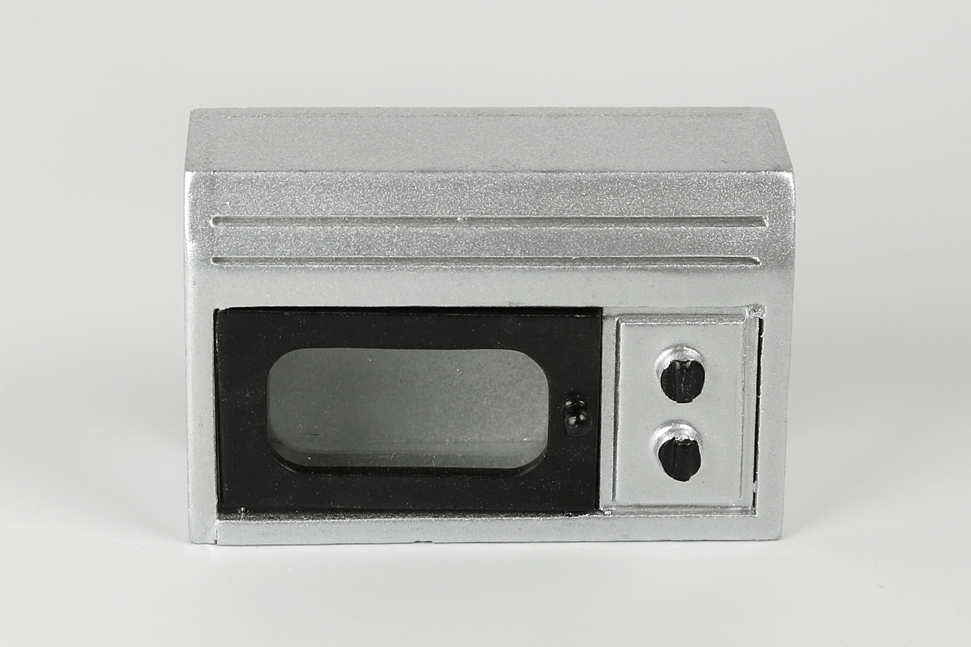 Microwave in Silver
